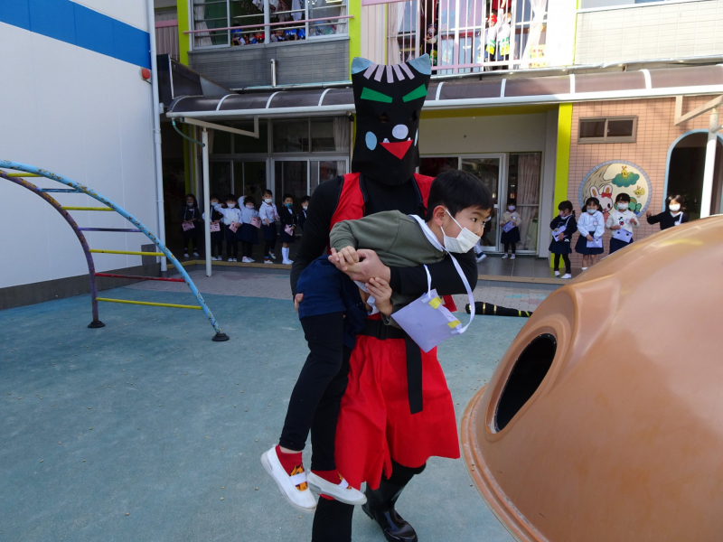 言う事聞かない子は連れてくぞ~