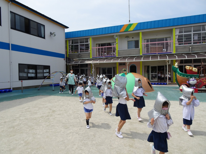 素早く避難します!