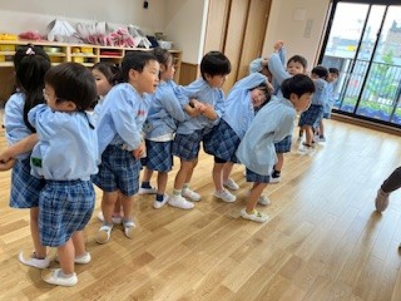 そ~こが抜けたら~かえり~・・・れない~!!