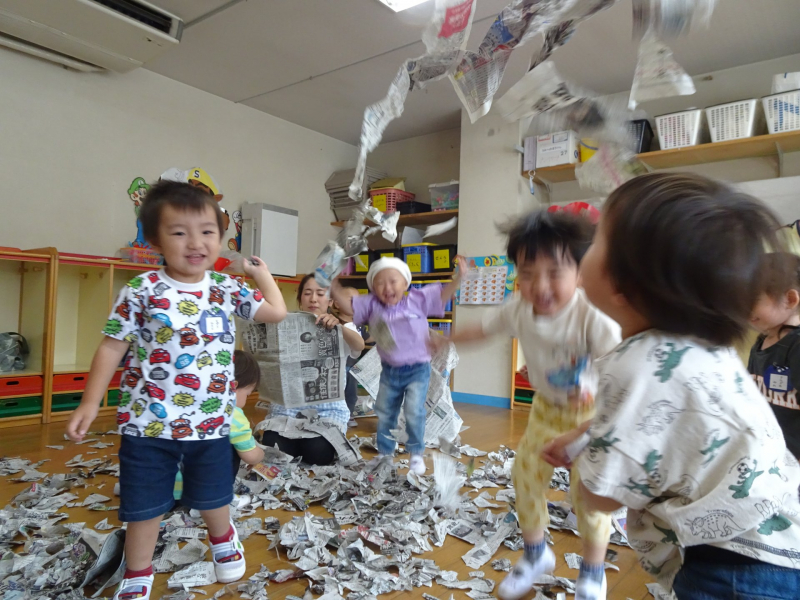 それ～新聞紙の雨～！！