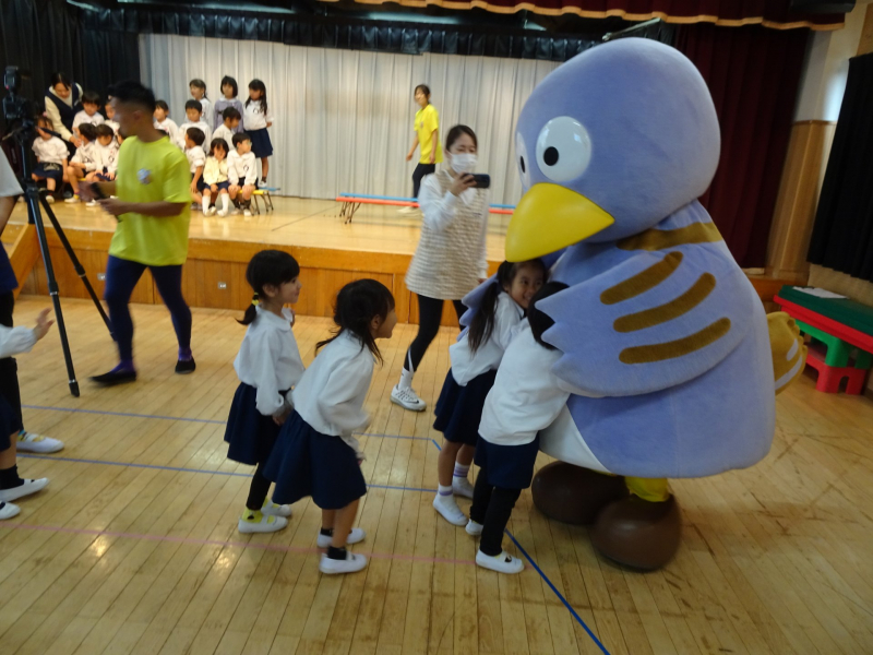 ぎゅ～♡ふかふかする～♡