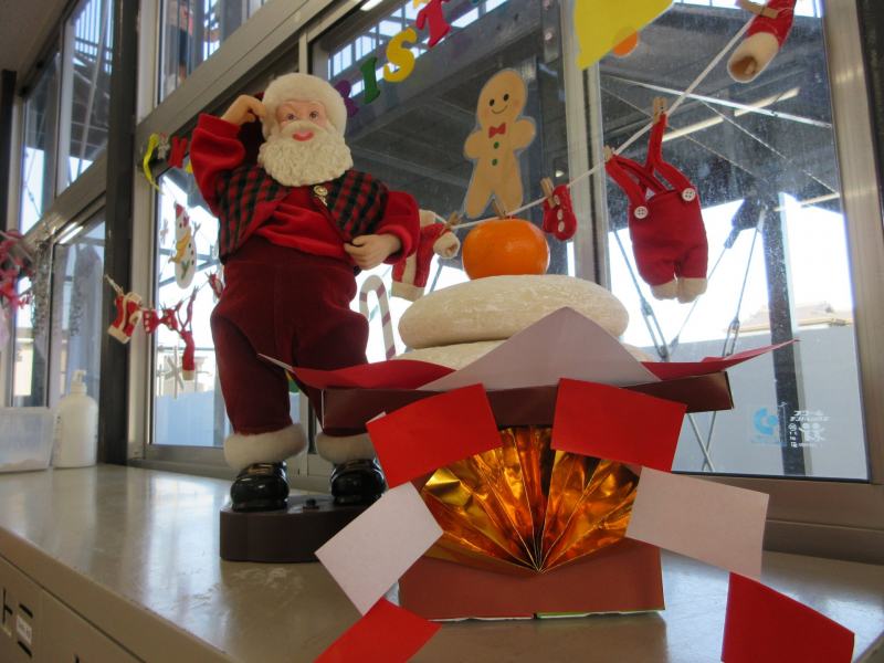 できあがった鏡餅を飾って。メリークリスマス！＆ハッピーニューイヤー！