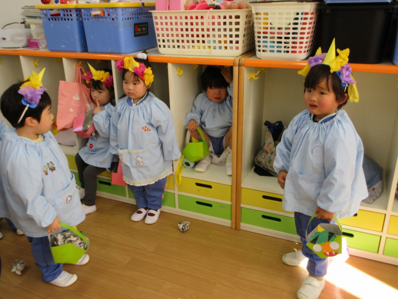 怖すぎて隠れちゃお・・・。私は一歩も動けないわ・・・。