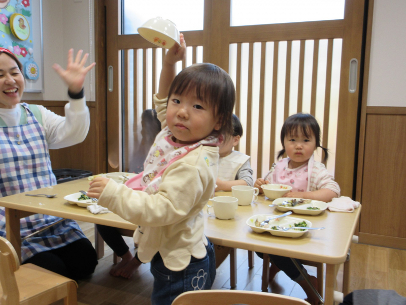 もりもり食べてすっからかーん！