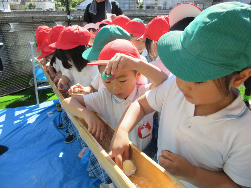 お次はゼリー流し！楽しいお泊り保育になったかな？